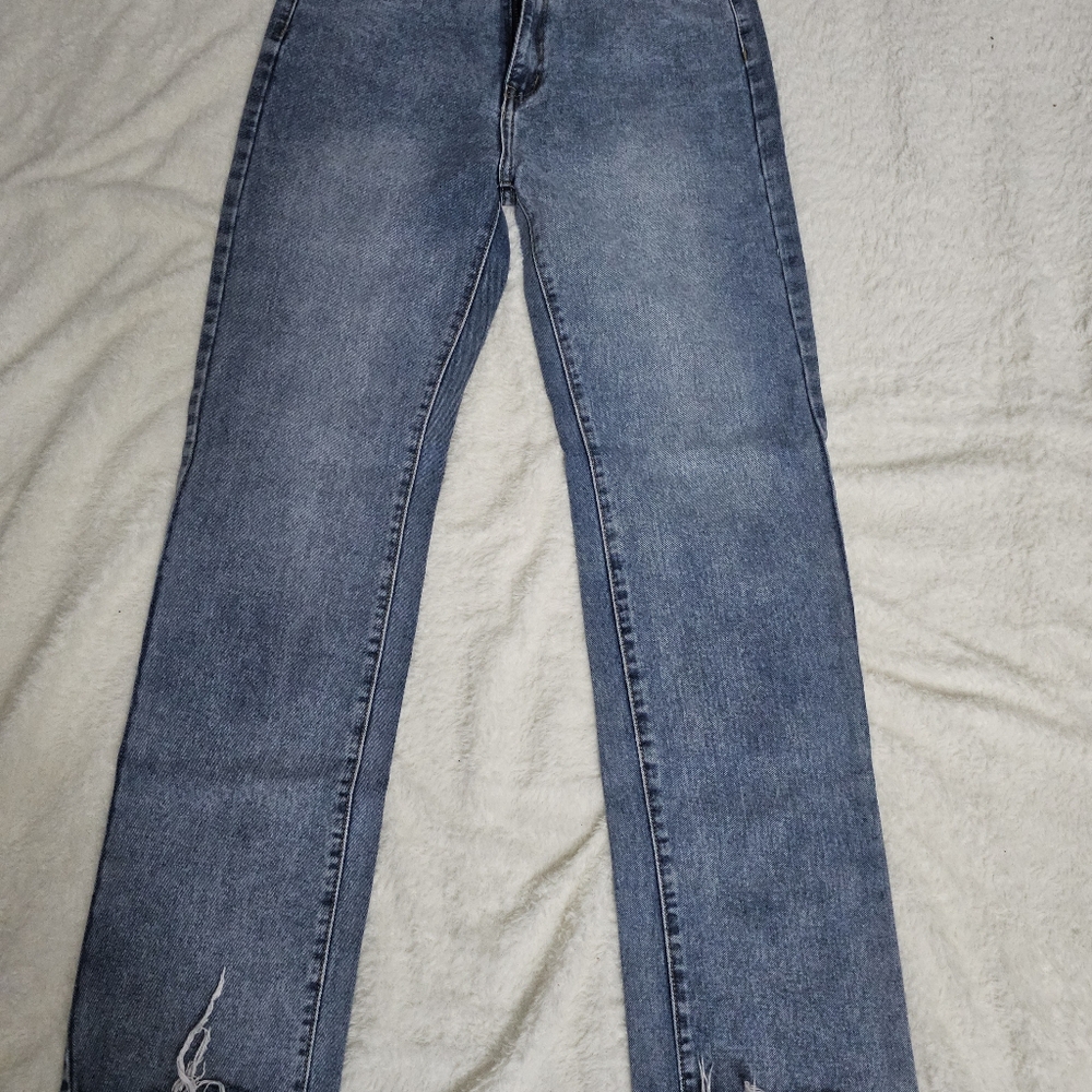 PRETTYLITTLETHING Blue Denim Jeans